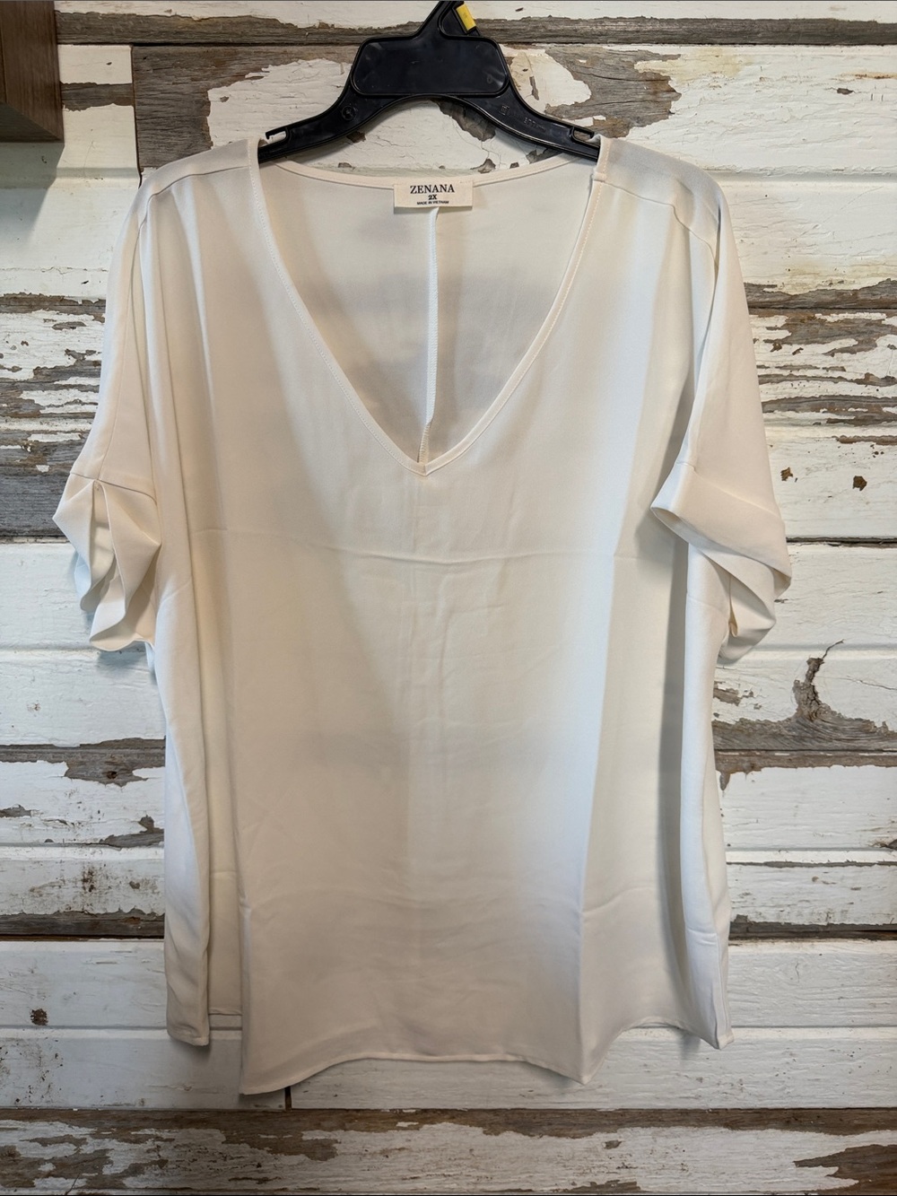 Zenana Outfitters Cream V-Neck Short Sleeve Blouse
